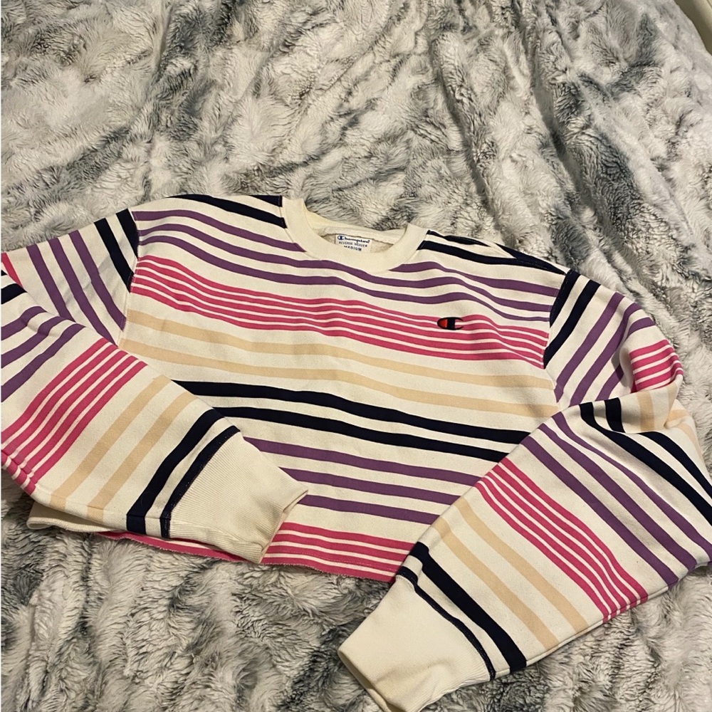 NEVER WORN CHAMPION CREWNECK